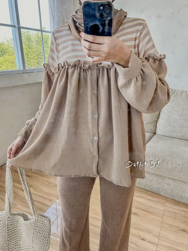 SASHA BLOUSE - Atasan Blouse Crincle Mix Stripe Rib Knit Kancing Aktif  Wanita Casual DA Grosir 4