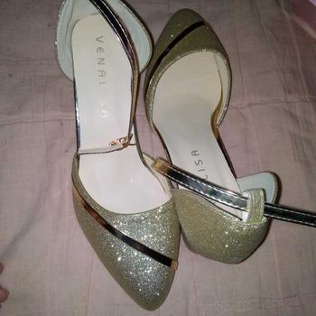 Product Review of Women's single buckle bridesmaid bride thick and elegant wedding leather high heels Fashion Walking Shoes Stylish Girl Classy Footwear Shoes Decor Comfort from M**🫰 3