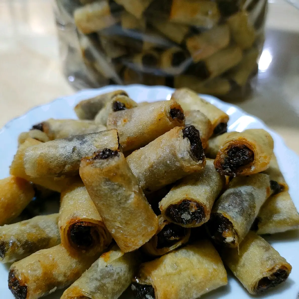 Lumpia sale SULE oleh oleh Bandung Pisang