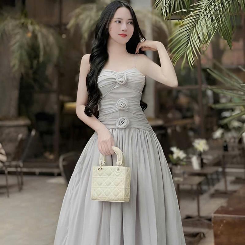 Sét đầm váy nữ tơ nến 2 lớp thiết kế 2 dây cổ yếm kết 3 bông mix chân váy xòe dài xinh xắn dành cho các nàng diện đi chơi đi tiệc 3