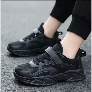 Sepatu Sekolah Warna Hitam Fashion Sport dengan Desain Nyaman dan Tali Velcro untuk Keseharian Anak