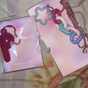 Thisislubi - Gantungan Huruf NEW Alphabet 2.0 Bag Charm Keychain Abjad Akrilik Bag Charm Keychain Macrame Aksesoris Tas