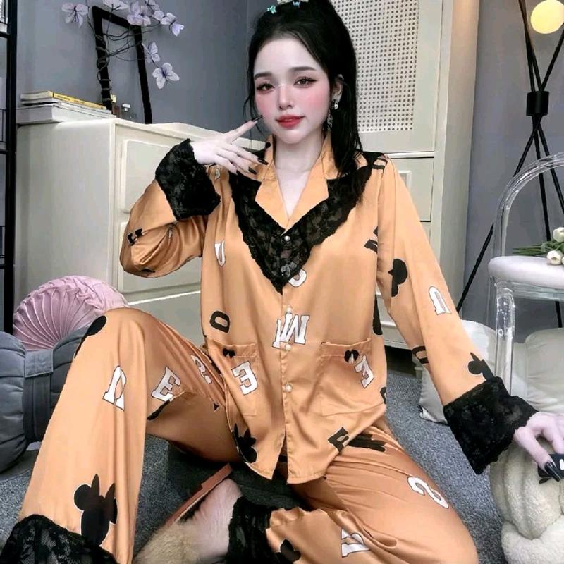  G-BỘ ĐỒ NGỦ PIJAMA MẶC NHÀ. CÓ HAI CHẤT LIỆU: LỤA XƯỚC + LỤA mịn tơ tằm. VẢI NHẬP QUẢNG CHÂU. tay lỡ và tay dài quần dài   Size 40-60kg,SỐ Kg dùng để tham khảo vì còn phụ thuộc vào chiều cao và số đo 3. Inbox shop nếu không biết chọn size  