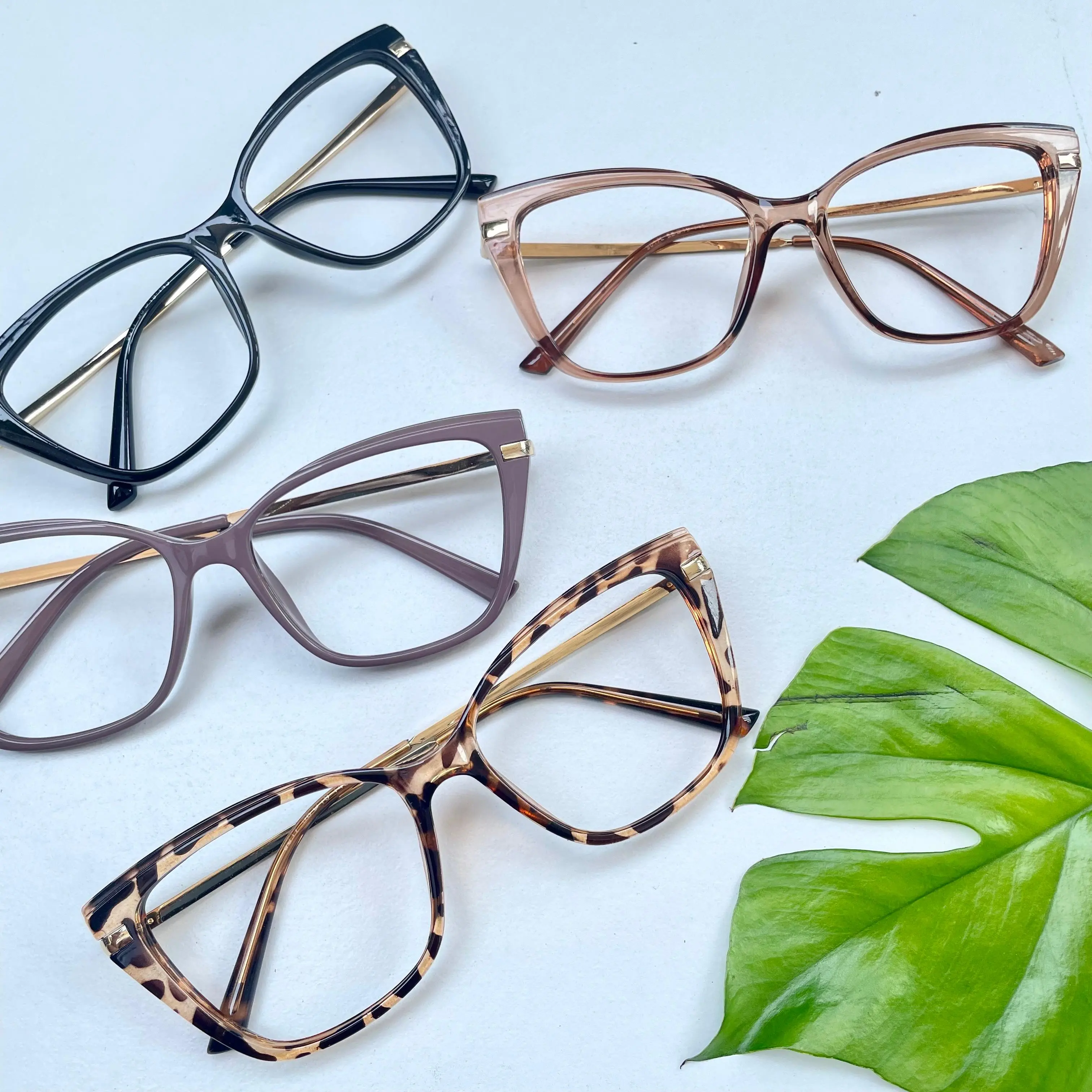 Beli 1 Gratis 1 Kacamata   Lensa  Minus Photocromic Anti Radiasi Blueray Sunglasses Wanita AR9017 Bluecromic Frame Eyewear