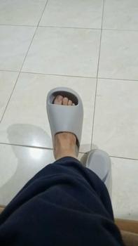 Product Review of QH posϵϵ Sandal  Pria Original TERMURAH 100% REAL PIC nyaman dan EMPUK PRIA DAN WANITA Shoes Selop Sendal Hitam from H**z 0