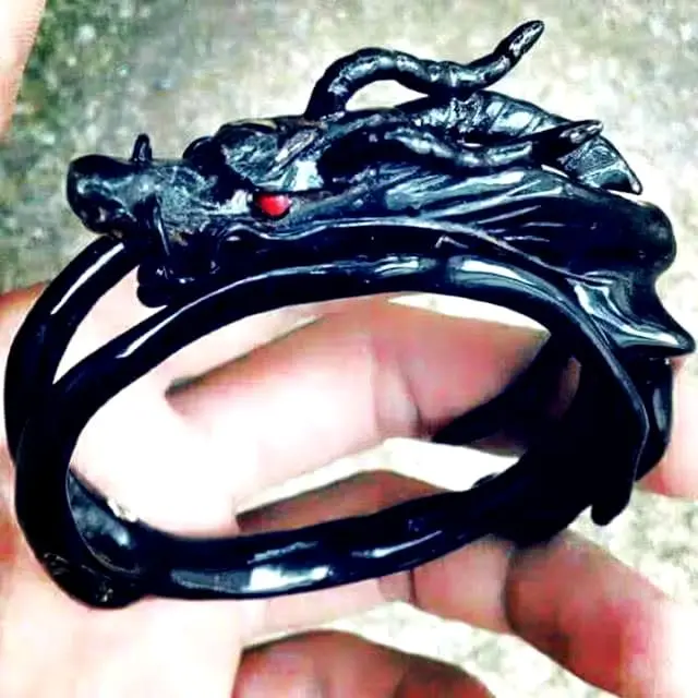 Gelang Akar Bahar Naga Hitam Cabang Rekomendasi Lentur dengan Desain Unik dan Tampilan Eksklusif