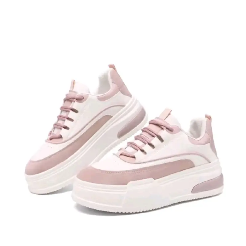 Sepatu Sneakers Wanita RMD 01 keren 3