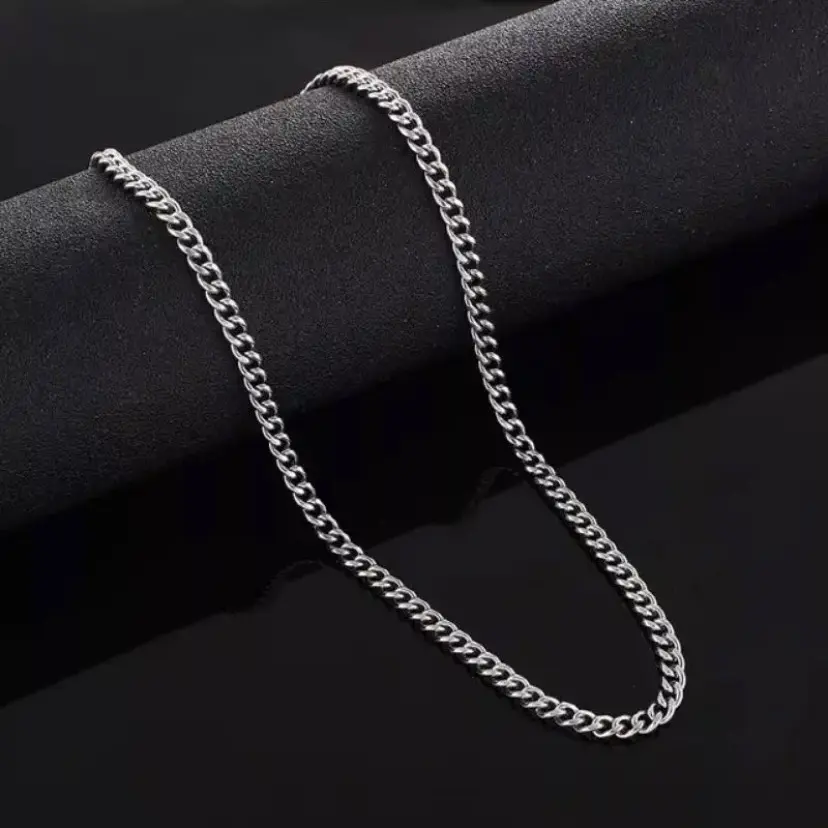 KALUNG TITANIUM STEENLIS MODEL RANTAI ANTIKARAT DAN TIDAK PUDAR