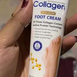 krim kaki pecah dan kering collagen Foot cream Pelembab kaki kering dan pecah Penghalus kaki kasar dan pecah Ultra Pelembab  Tumit Kaki Dan Tangan Kering Cream Tumit Dan Kering Salep Penghilang  Hand Kusam Mencerahkan