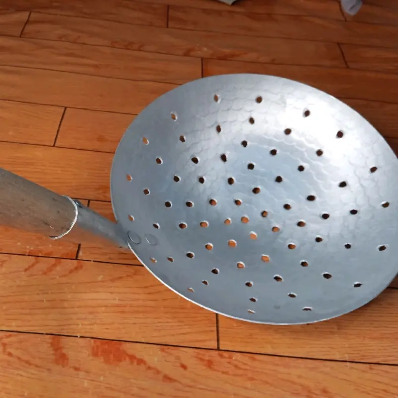 Serok aringan minyak Bahan Alumuniun diamaeter 21 cm Kitchenware Saringan 4