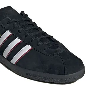 sepatu casual dengan warna hitam garis putih (10nd0n 96) dan coklat garis kuning (10nd0n)