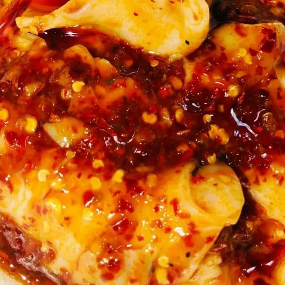 Terlaris CHILI OIL Garlic 150ml Pedas Daun Jeruk Minyak Cabai Praktis Halal Serbaguna Masakan Jajanan Dimsum Mie Pedas Cili Oil By DE WULAN