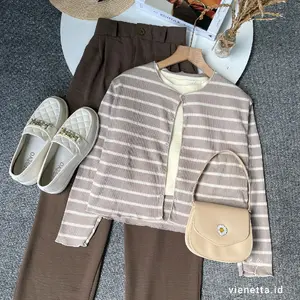 Vienetta.id - ONE SET SETELAN WANITA KEKINIAN BAJU ATASAN CARDI Stripy mix Kulot crinkle airflow lucu study tour murah BUAT HEALING PIKNIK JALAN HANGOUT KULIAH KAMPUS TERBARU KEKINIAN CASUAL BASIC LUCU LENGAN PANJANG HIJAB FRIENDLY KOREAN STYLE HIJAB 2026
