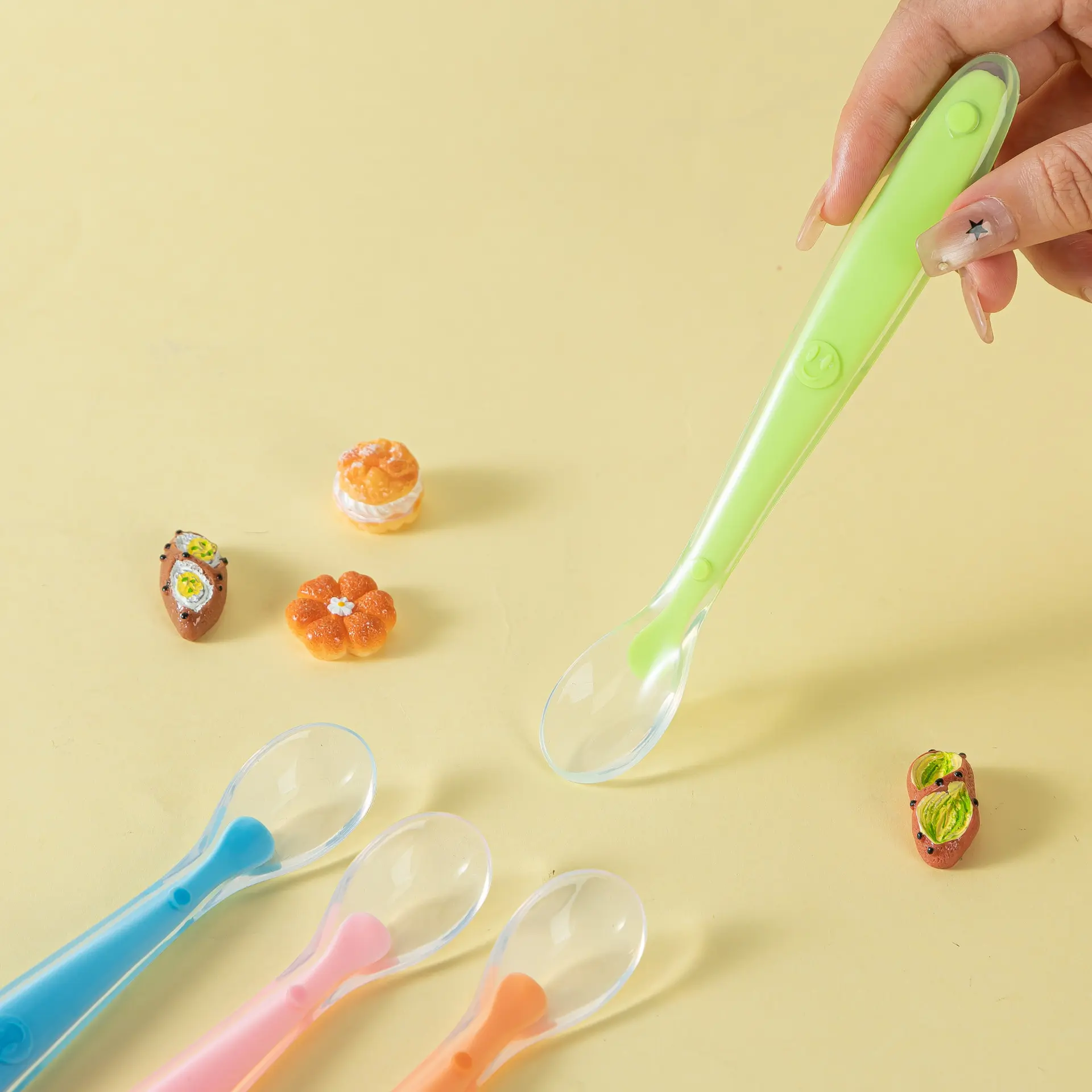 Sendok Silicon Bayi / Silicone Feeder Mpasi BPA Free  Peralatan makan bayi | Peralatan makan tambahan untuk bayi | Sendok pemberian makan bayi