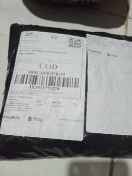 Product Review of (71k Get 3) Kerudung Instan Bergo Maryam Tali Non Pad Crinkle Airflow Size L - Muhajirin Hijab muslim syari Nyaman Panjang from N**a Y**5 1