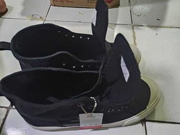 Product Review of Sepatu Sneakers Aeko Newtwoyers Blackwhite High Klasics Reflective from A**Y 0