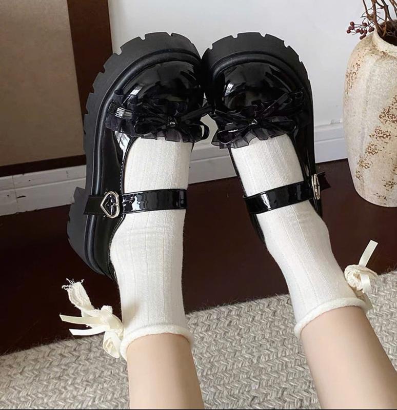 Giày Búp Bê Lolita Nữ Đế Cao 5cm Bản Móc Khóa Phối Ren Hình Trái Tim Siêu Hót Có 2 Màu Đen Kem Shoes for Women Chất Liệu Da Mềm Thoải Mái Phong Cách Lolita Ngọt Ngào