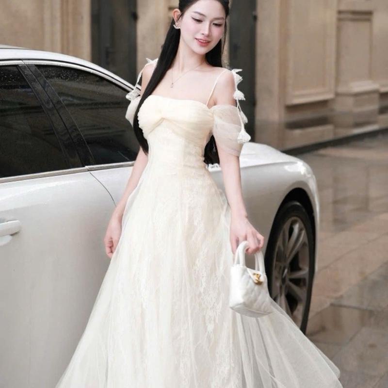 Váy ren trễ vai xoắn ngực dáng dài phối chân voan lưới xoè xinh 