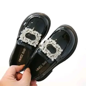 DocMart SN-077 Sepatu Formal Anak Perempuan dengan Hiasan Kristal Fashionable dari MMZ BAG Kaki