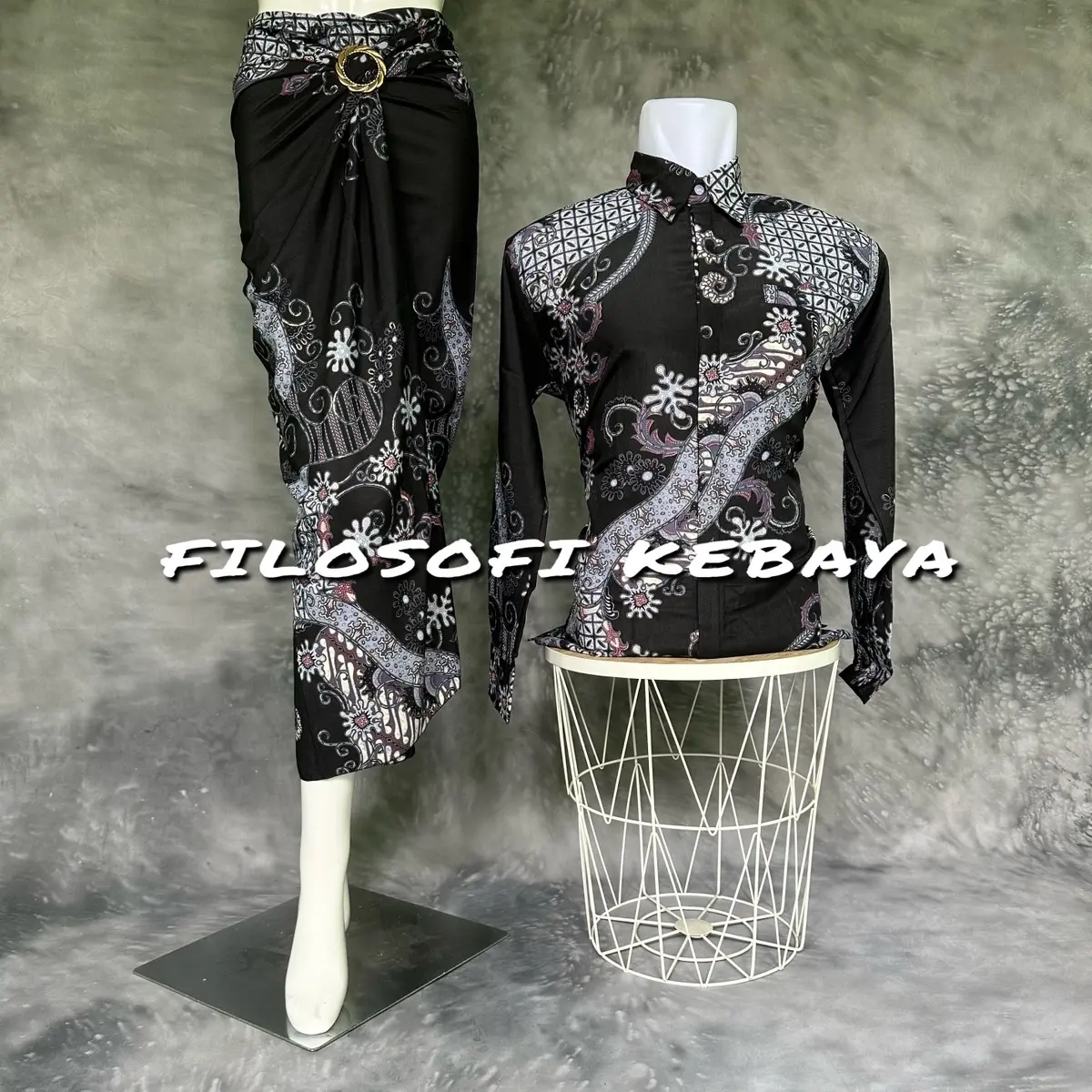 FILOSOFI KEBAYA - ROK LILIT BATIK COUPLE  LENGAN PANJANG COUPLE PASANGAN part 3 Katun Lembut Pasangan Baju Kondangan Motif Mewah Tebal Seragam