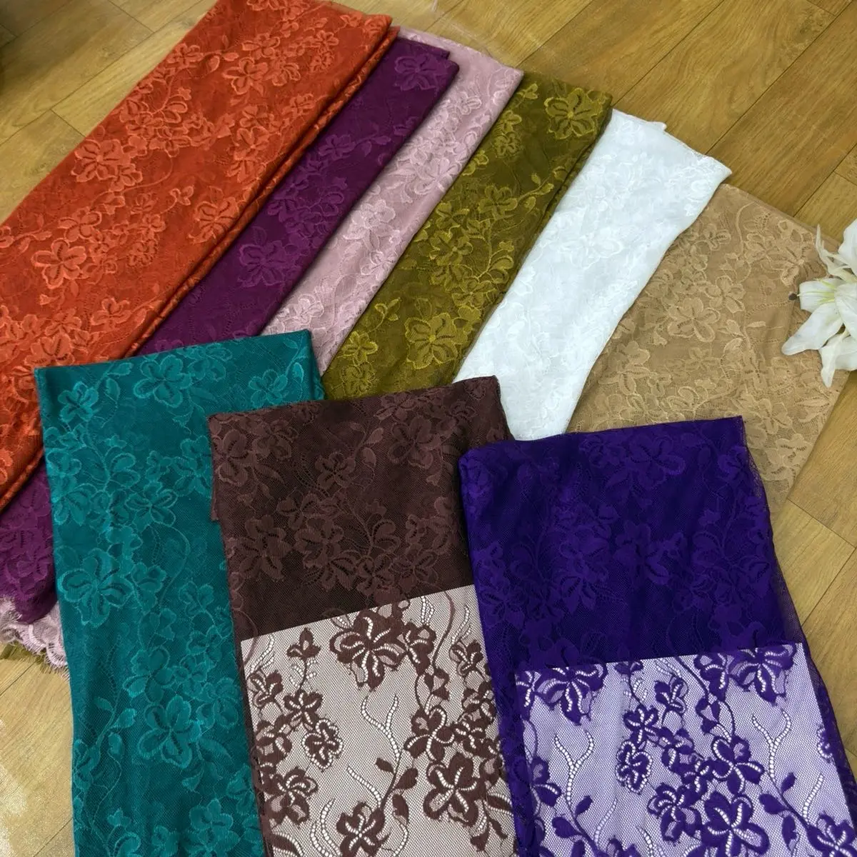Kain kebaya lace soltis set selendang silky ( kain kebaya ) | warna selendang wajib note