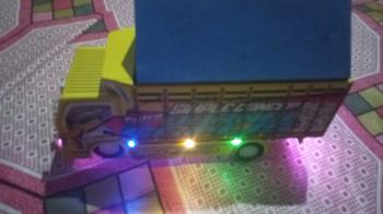 Product Review of MAINAN MINIATUR TRUK OLENG BISA TAMBAH NAMA DAN FOTO MINIATUR TRUK OLENG FULL VARISI LAMPU DAN TERPAL MAINAN TERLARIS from m**👯 0