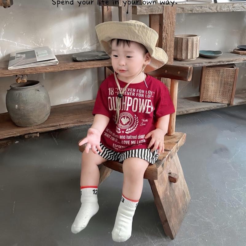 (Khosimegao)Bộ Quần Và Áo Hè Cotton Màu Đỏ in Chữ Phong Cách Sành Điệu, Dễ Thương Cho Bé Trai. Bộ Bé Trai cộc tay Chất Cotton mềm mát. Phong Cách Hàn Quốc Cho Bé.8-30kg Jean Kaki