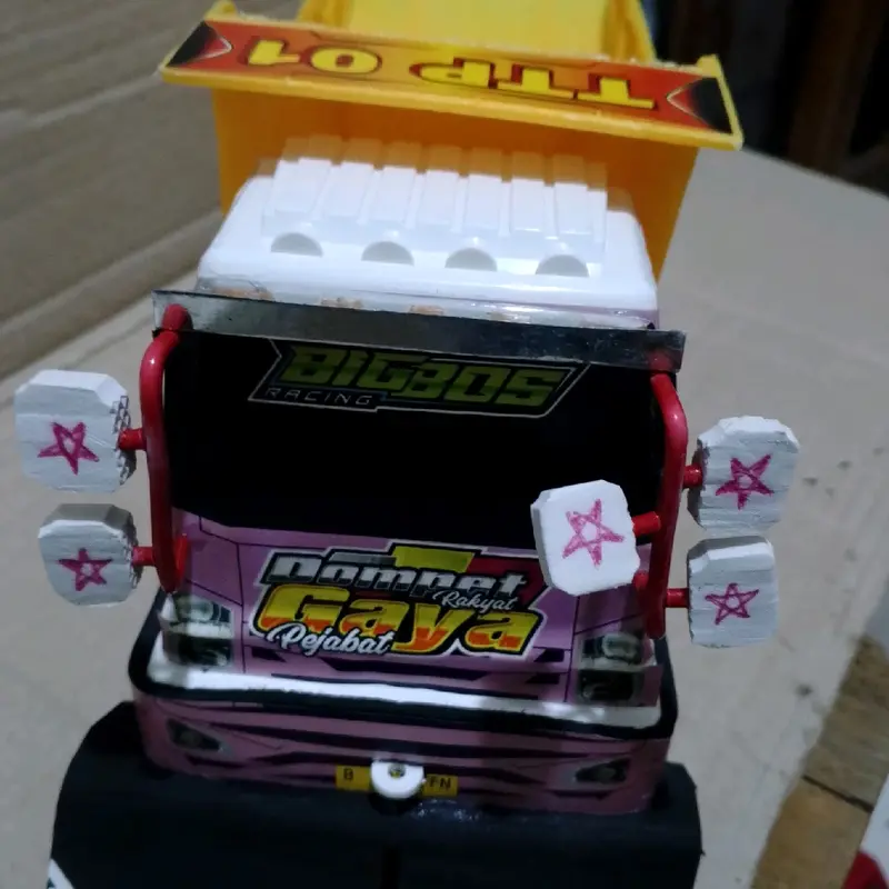 mobillan trek Isuzu giga modifikasi yg lagi viral termurah cocok untuk anak anak toys 4