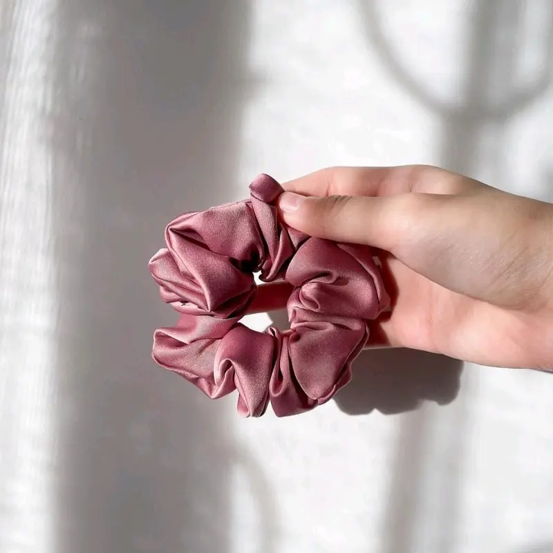 100 Pcs Scrunchie Bahan satin Ikat Rambut Scrunchie Souvenir dan Gift Produk Karet Wanita Wine korea cepol rambut scrunchies Cepolan Hijab tile 6