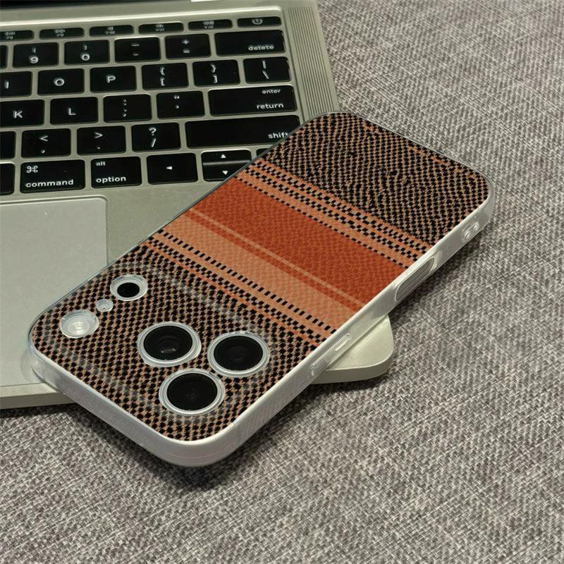 Ốp lưng cho iPhone, chống bẩn, chịu va đập tốt, chống xước, mỏng nhẹ như cầm máy trần, không dính vân tay, dễ vệ sinh, họa tiết kevlar nhiều màu, bảo vệ camera cho các dòng 11/12/13/14/15/16/X/Xr/Xs Max/17/Pro/Pro Max