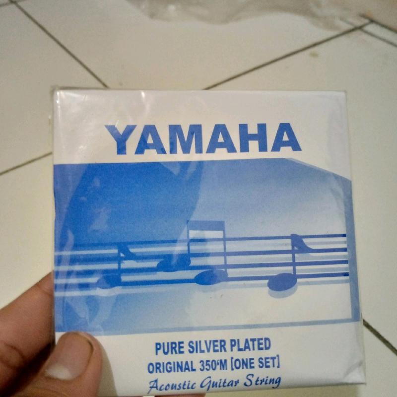 SENAR GITAR YAMAHA BIRU DENGAN TARIKAN HINGGA 33 0
