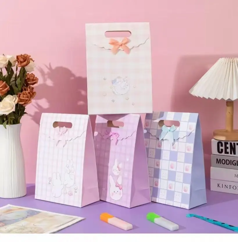 Paper Bag Kado Premium Lucu Medium 19 x 27 x 9 Cm