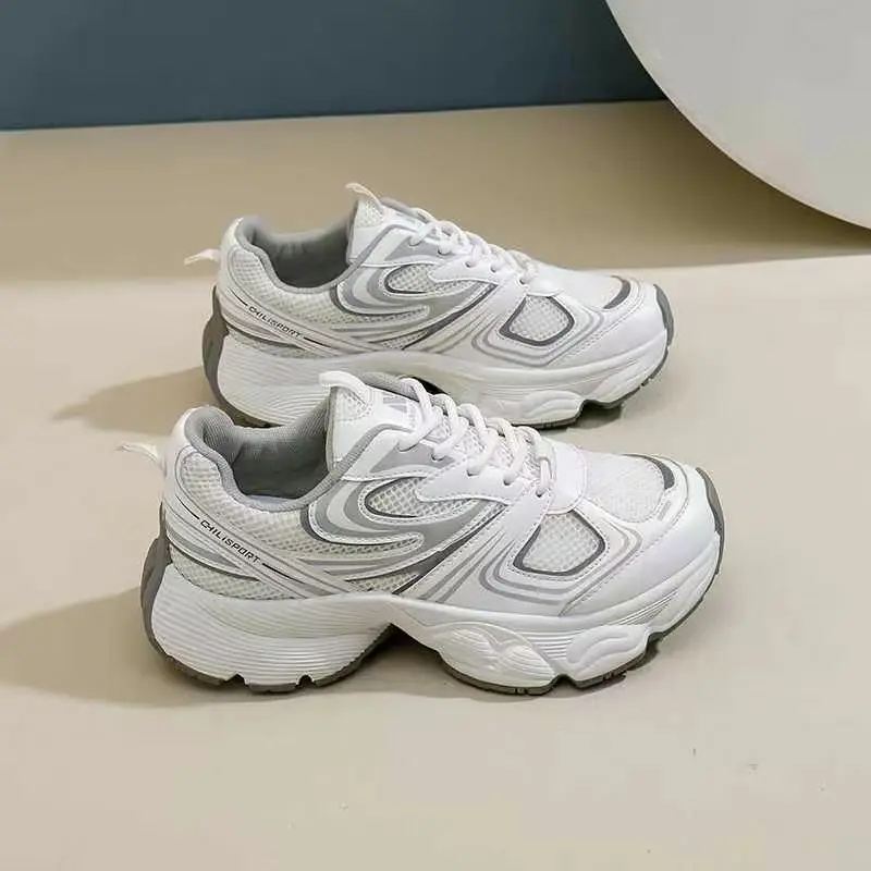 Yoyo- Bouncy Shoes / Sepatu Sneakers Sporty Fashion Korean Style