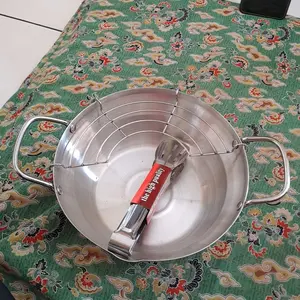 MODOFO Panci Penggorengan Saringan Panci Gorengan Saringan Deep Fryer Stainless Steel1.2l Panci Stainless Steel Deep Fryer Penggorengan Sus 304 Wajan Anti Lengket 20cm Hadiah Anti-Panas Penjepit Makanan Kentang Goreng Ayam Goreng