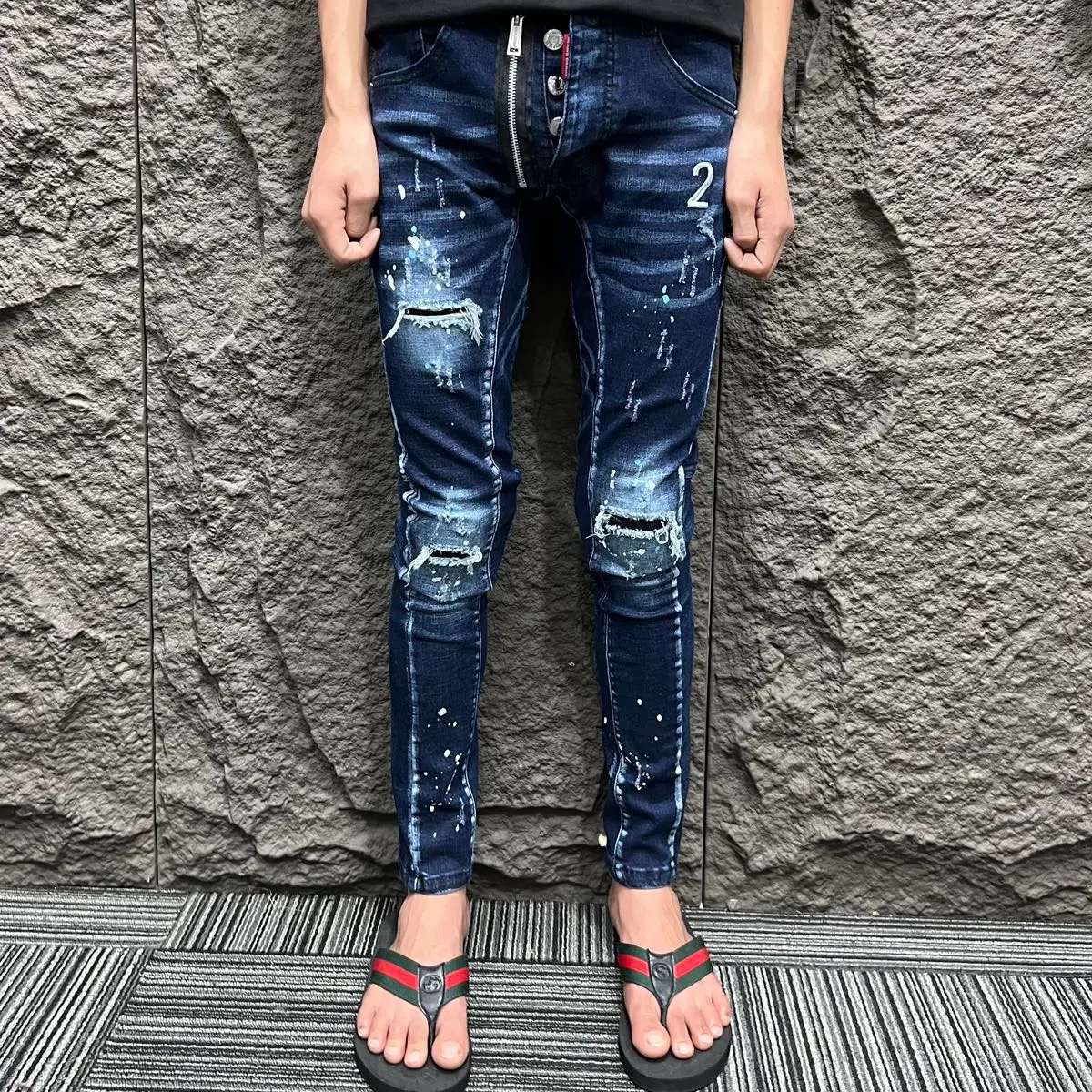 Quần jean xanh khoá lệch thêu số 2 dành cho nam Menswear Pants