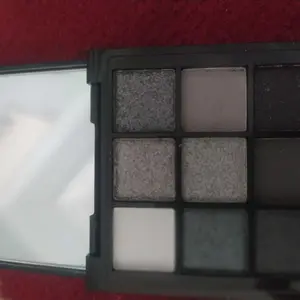 Unimese Muge Leen 9 Warna Eyeshadow Waterproof Tahan Air Perona Mata Palet Untuk Harian