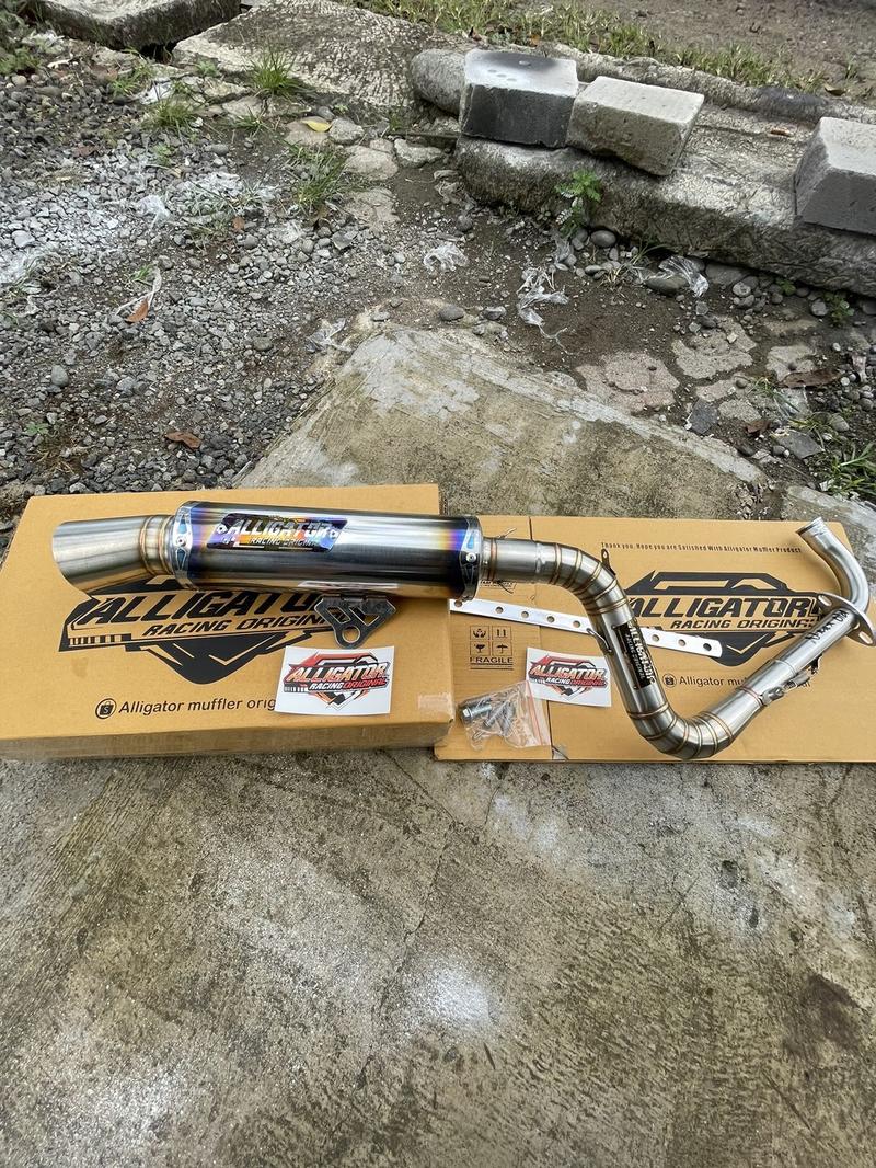 Product Introduction of Knalpot Samlong Original Alligator Halfblue New Emblem [ inlet 38 mm ] free triplat Nmax Aerox Beat Mio Scoopy Vario Pcx lexy Xride fino Fazio Freego dll Bracket Laser Motor Motorcycle 5