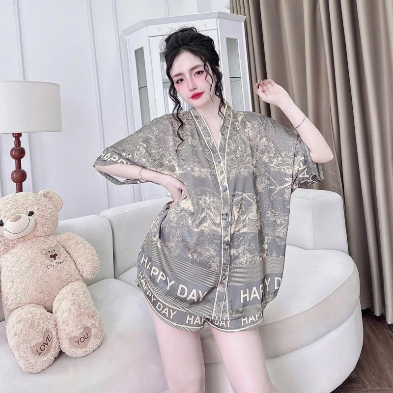 Đồ bộ quần đùi , áo cánh dơi , lụa latin in hoạ tiết rừng vàng xám sang trọng có bigsize 60 đến 90kg