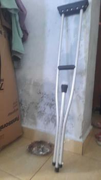 Product Review of Tongkat Ketiak Dewasa / Alat Bantu Jalan Dewasa (Egrang / Krek Ketiak / Kruk Ketiak / Kruk Crutch) from a**y 0