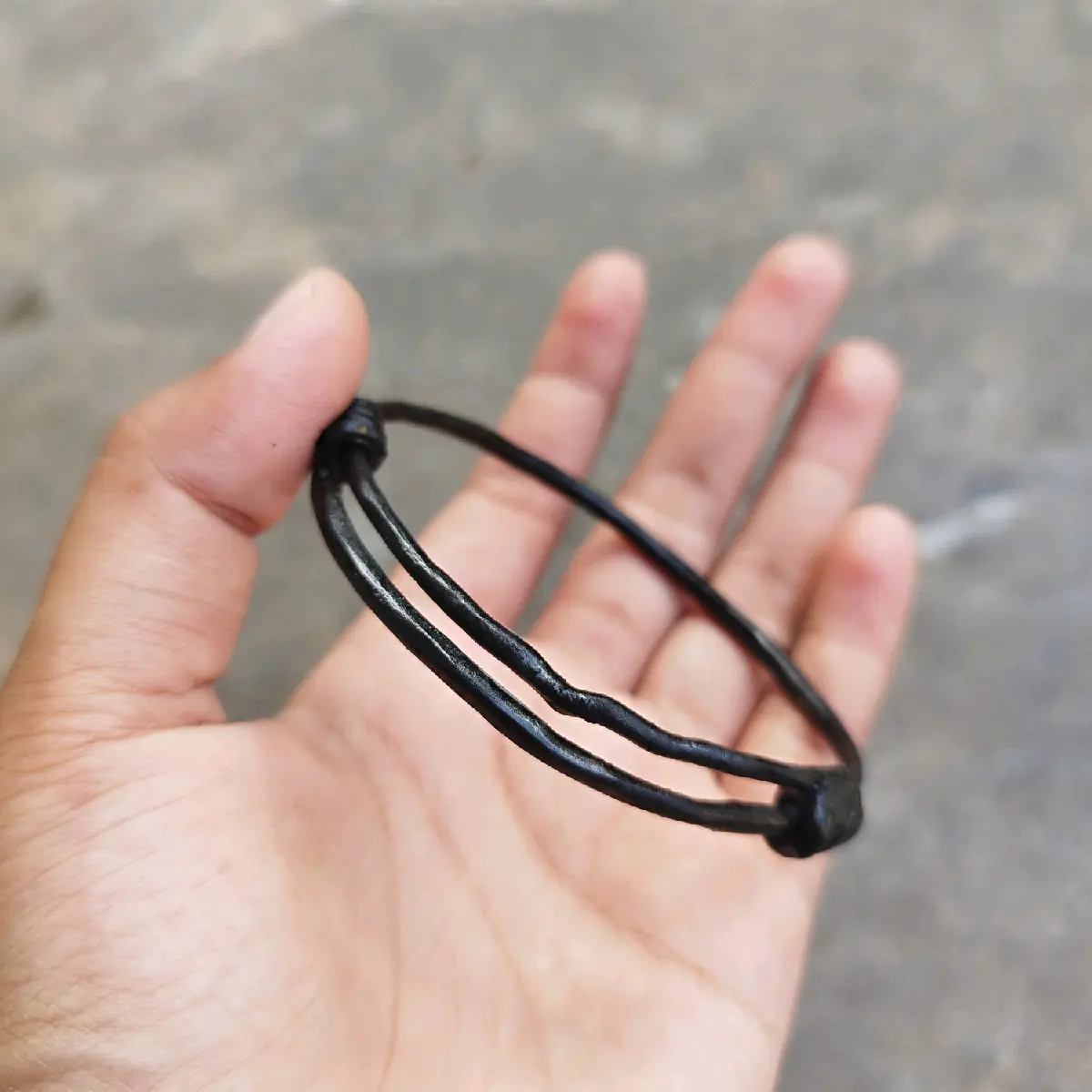 Gelang Akar Bahar Hitam Mini Model Serut Kayu