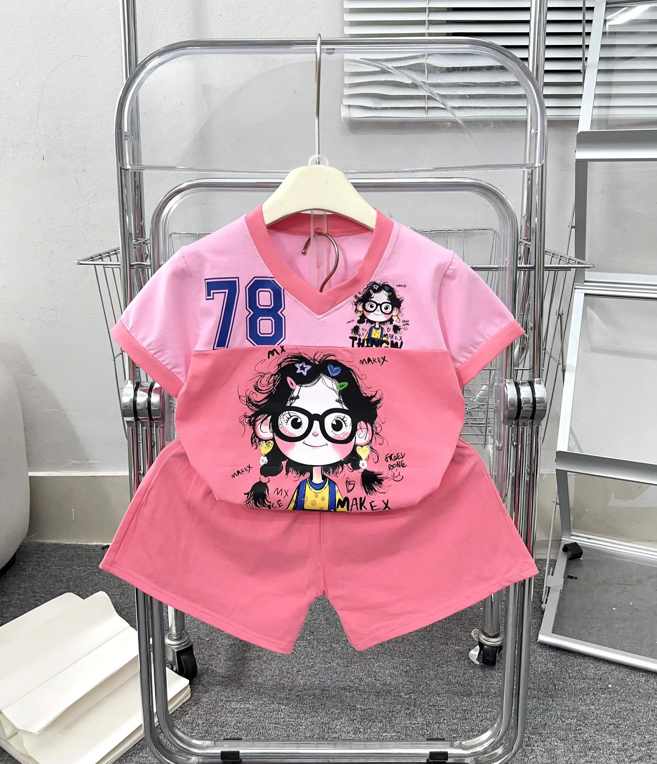 12-38KG Bộ quần áo cotton mềm mát CÔ GÁI Ở NGỰC SỐ 78 cho bé