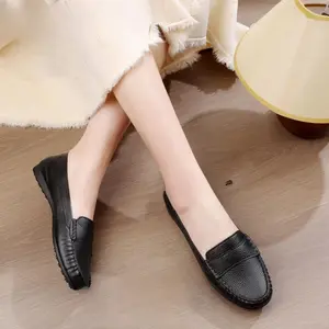 Sepatu Pantopel wanita desain yang kekinian dan elegan Sepatu Kerja Wanita anti Air dan Anti Slip Black Karet Shoes