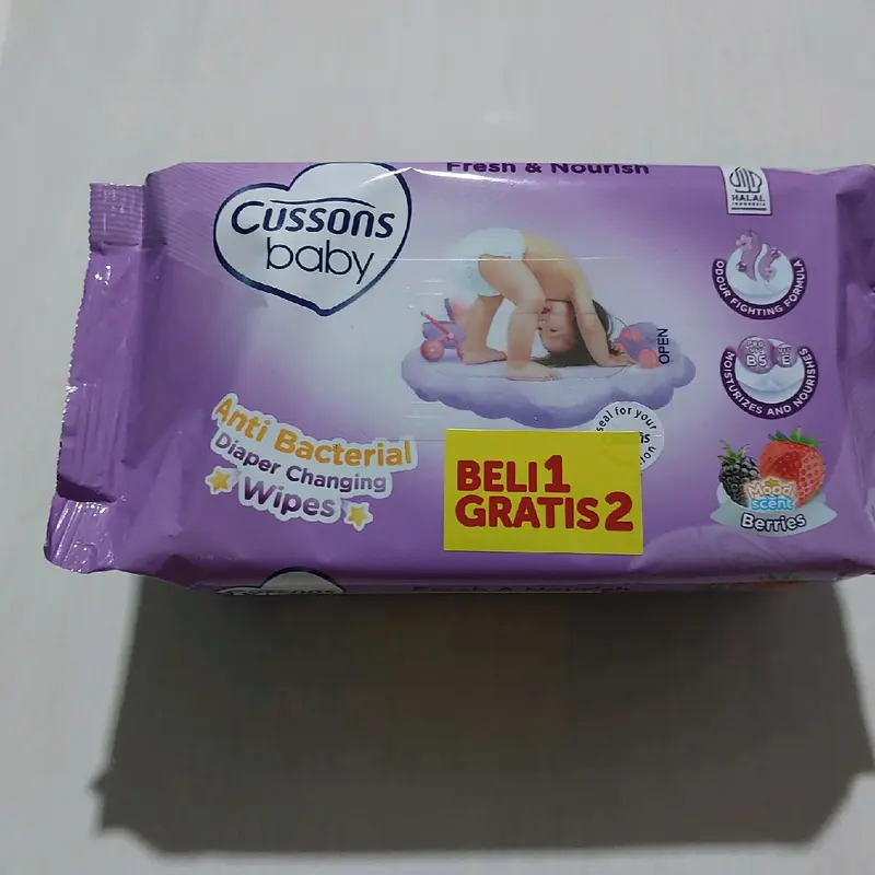 Paket Beli 1 Gratis 2 Tisu Basah Cussons Baby - Tissue Bayi, 45 Lembar - Wipes 4