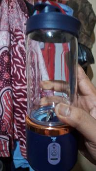 Product Review of TNW KJ4 Juicer Blender 6 Pisau Portable Juicer Cup Pembuat Jus Elektrik 2400mah Rechargeable Mini Mixer Ice Crusher 400ml from E**🇩 1