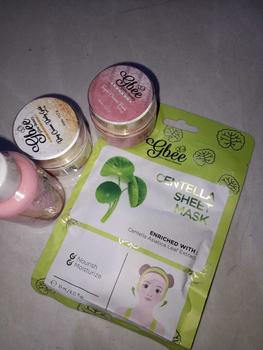 Product Review of Gbee Glow Beauty Skincare Paket Kinclong Medium Untuk Semua Jenis,Kulit Pemutihan secara Alami Dan Natural, Kontrol Minyak di Wajah, aman bagi wajah Berminyak untuk mengatsi kulit Kusam Perawatan Pembersihan from c**c 0