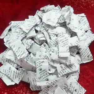 SILICAL GEL / SILLICAL GELL isi 100pcs pengawet makanan , sepatu , baju dll silika gel