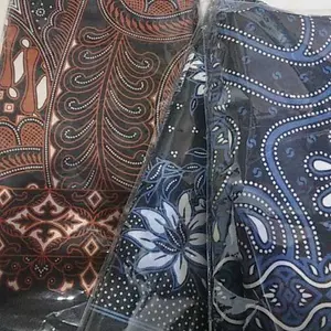SARUNG BATIK MOTIF KEKINIAN TERBARU GUS IQDAM Muslim Pria Wanita Dewasa Santri Santriwati Kain Pekalongan Nyaman Lembut  Printing  Hitam