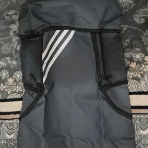 Tas Serut Multifungsi Olahraga dengan Ruangan Utama dan Kantong di dalam - Futsal, Volly