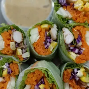 Salad Roll dengan Salad Dressing (wijen sangrai)