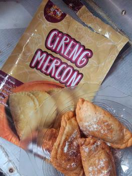 Product Review of 1 Pack Cireng Mercon Umafood Isi Ayam Suwir Pedas / Jando Pedas / Usus Pedas / Ati Pedas / Keju from a**. 0